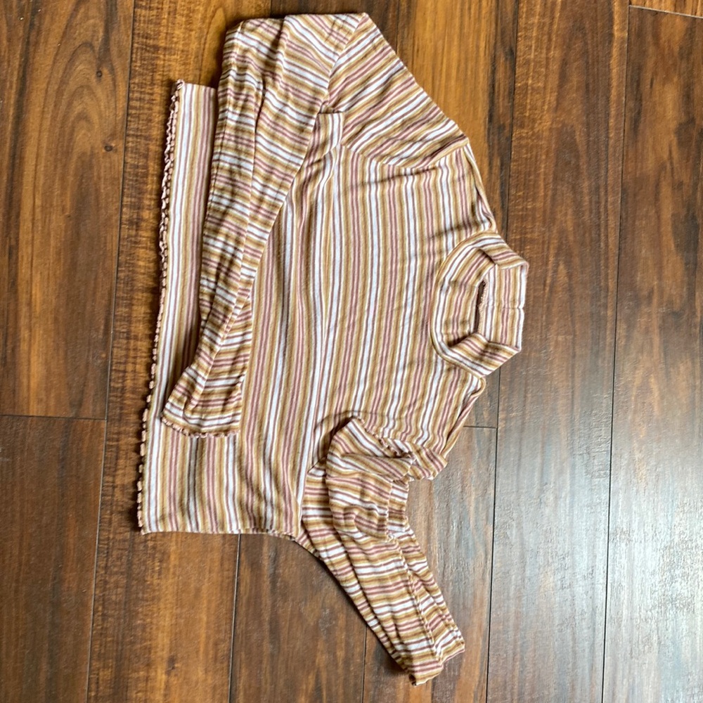 AMERICAN EAGLE MOCK NECK